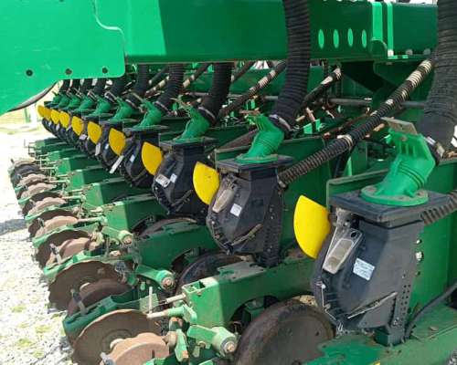 Sembradora Pierobon MIX 3b 10 Surcos Neumatica