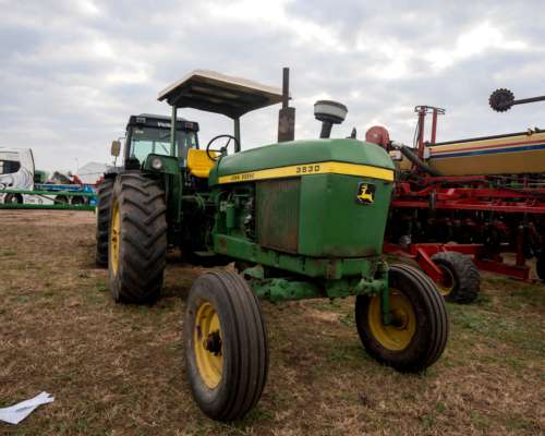 Tractor John Deere 3530
