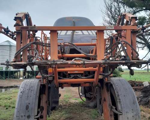 Pulverizador Jacto Uniport Plus 2500 año 2010