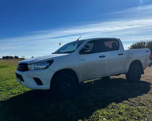 Toyota Hilux DX C/D 4X4 2017