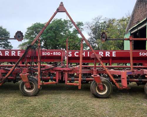 Schiarre SDG 850. 18 Surcos a 52 CM. con Fertilizacion.