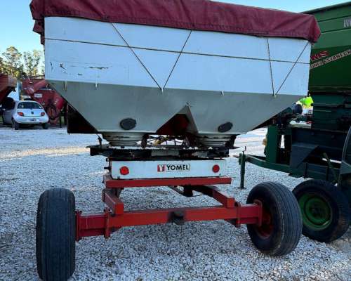 Fertilizadora Yomel 2022 muy Buena