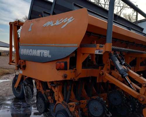 Sembradora Agrometal MXY Fina