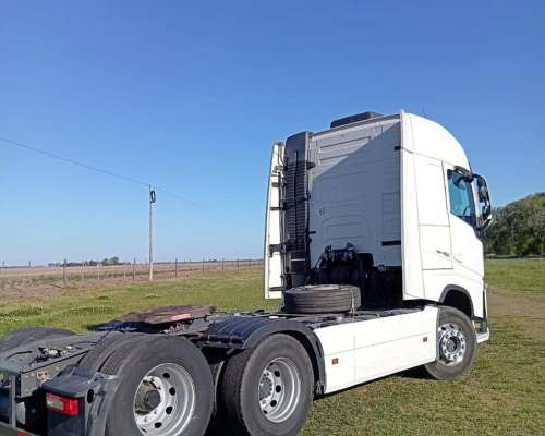 Volvo FH 460 2017 con 700 Mil KMS 6X2