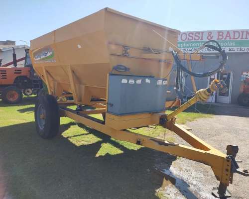Mixer Horizontal 9 Mts Cubicos Impagro en muy Buen Estado