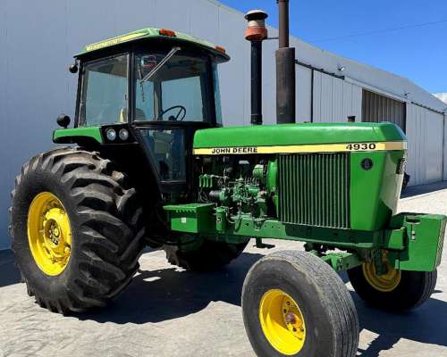 Tractor John Deere 4930