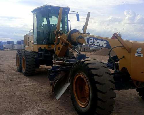 Motoniveladora GR2153 220 HP