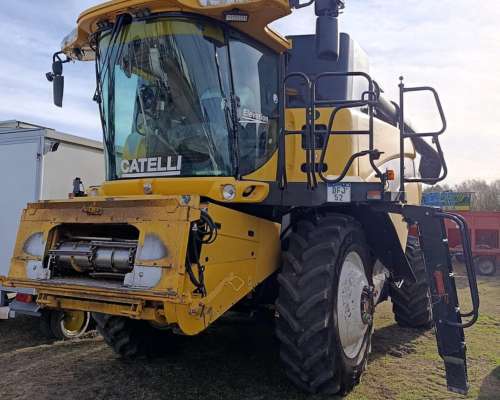 New Holland CR 9060