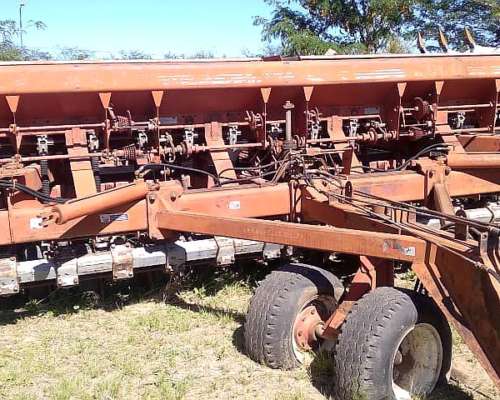 Semb. Marca Apache Modelo 9000 de 25 a 17.5cm, con Alfalfero