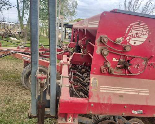 Sembradora Apache 9900 25 a 17,5