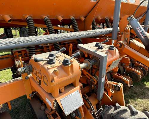 Sembradora Agrometal 13 a 52 año 2013