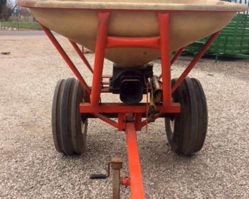 Fertilizadora Barbuy 600 a Péndulo