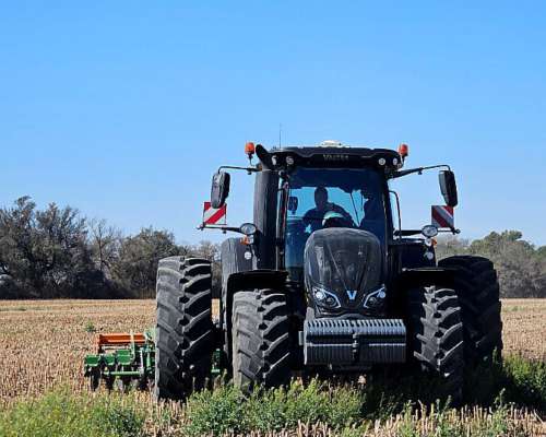 Valtra Serie S 324