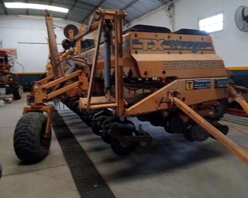 Sembradora Agrometal TX Mega 13 a 52cm