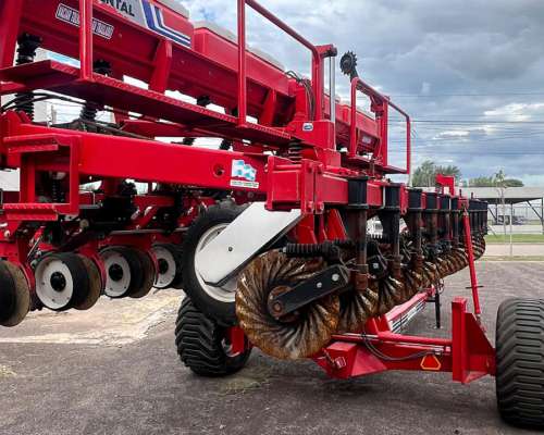 Sembradora Monumental Autotrailer 12 Lineas a 52 CM. - 2017