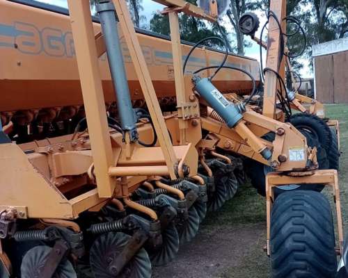 Sembradora Agrometal MX 33 a 21, Grano Fino, año 2003