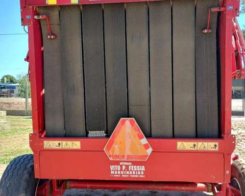 Rotoenfardadora Mainero 5885, Recolector 5886.