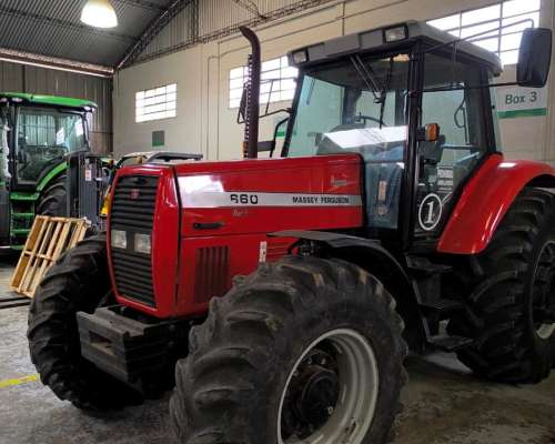 Tractor Massey Ferguson 660, 150 HP, 4wd, Paton, 2004.