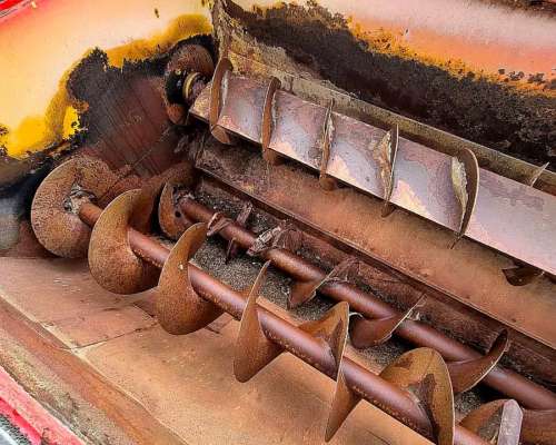 Mixer Mainero con Cubiertas de 10 M3 Buen Estado