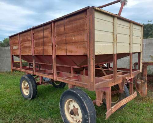 Tolva Semillera de 7 TN Disponible