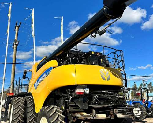 New Holland CR 7.90