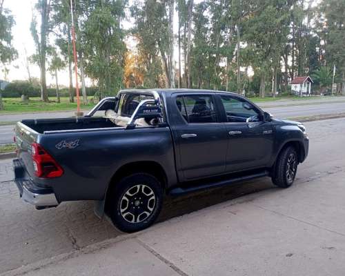 Camioneta Toyota Hilux SRX 2.8 - 2021