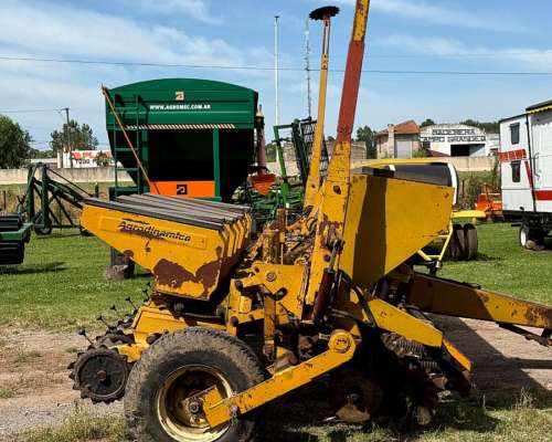 Sembradora Agrometal - 9 a 52 - con Monitor
