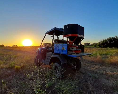 Sembradora de Pasturas al Voleo Duam DV-120
