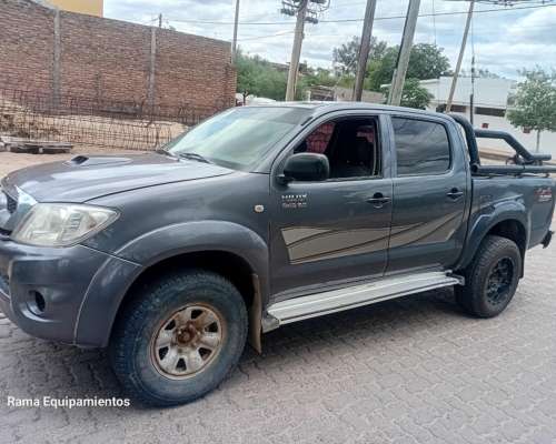 Vendo Toyota Hilux 4X4