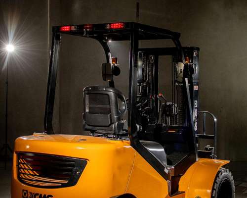 Autoelevador Xcmg FD35 3.500kg Dual T/T 4.5mt Todo Vial