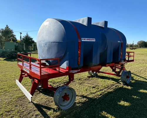 Acoplado con Tanque Plástico 8.000lts de Arequito