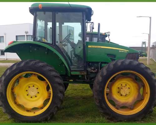 Tractor John Deere 5090eh, año 2014