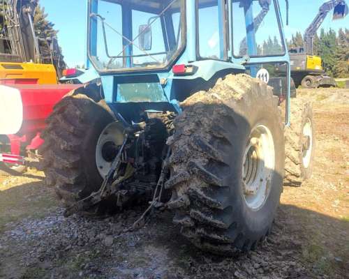 Tractor Agricola New Holland 4X4 año 2005