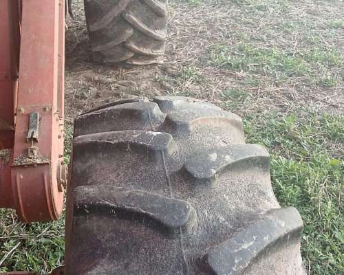 Cosechadora Vassalli 1200. año 1997. Plataforma de 23 Pies.