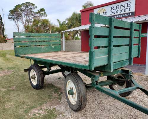 Acoplado de 6 TN. Impecable Estado.