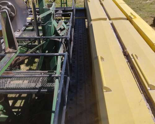 Sembradora Tedeschi 33-20 con Alfalfero