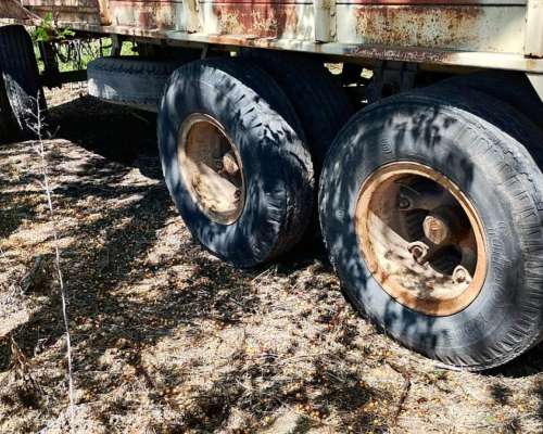 Acoplado Cerealero Helvetica 8 Boquillas 3 Puertas