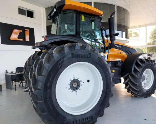 Valtra BT 210 - Piloto - Radiales Duales - 225 HP