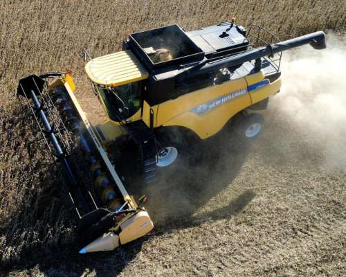 New Holland CR 5080, Cabezal Sojero 25, Poco USO (4x2, 2014)