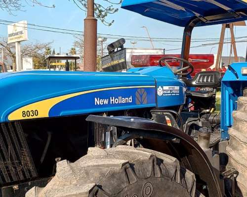 Tractor New Holland 8030 con Toldo