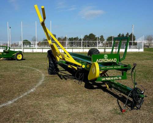 Cargador y Transportador de 6 - 7 Rollos Hidráulico Agromaq