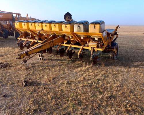 Sembrado Agrometal TX 2- 9/52 con Fertiliz. Bajo la Linea