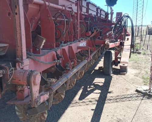 Sembradora Apache 6100 de 15 Líneas a 0.52 cm