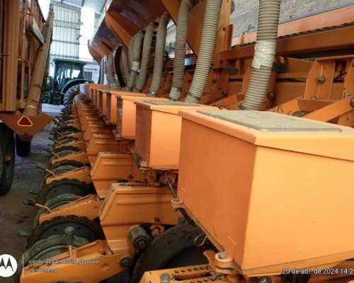 Sembradora Agrometal TX Pivot de 16/52