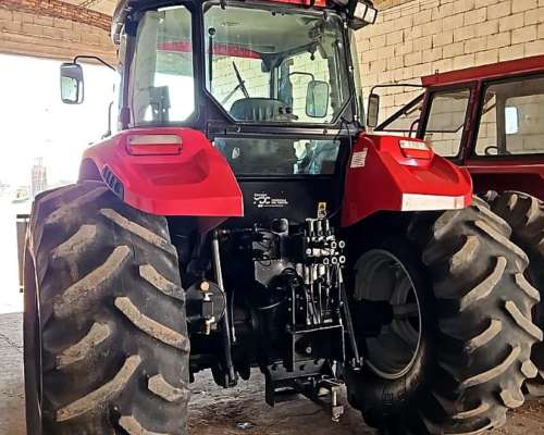 Tractor Case Farmall 130, año 2017