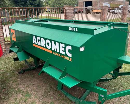 Acoplado Cisterna Agromec 3000 Litros en Cordoba