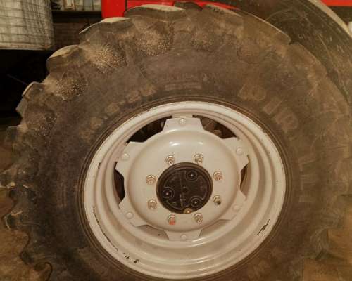 Vendo 2 Cubiertas Usadas Rodado 14.9-26. Marca Pirelli.