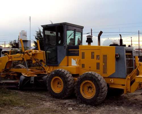 Motoniveladora Dinsay PY190 4400 Hs