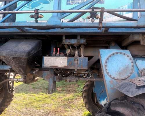 Fumigadora Autopropulsada Montana 2750 Lts.