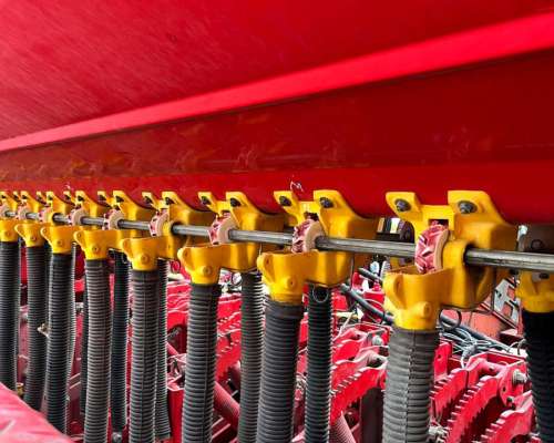 Sembradora 32000 de 38 a 21 cm . Bertini. Disponible